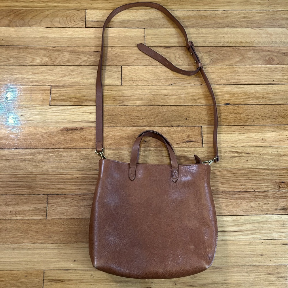 The Zip-Top Transport Crossbody (English Saddle color)